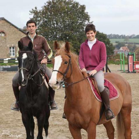 équipe de cavaliers professionnels